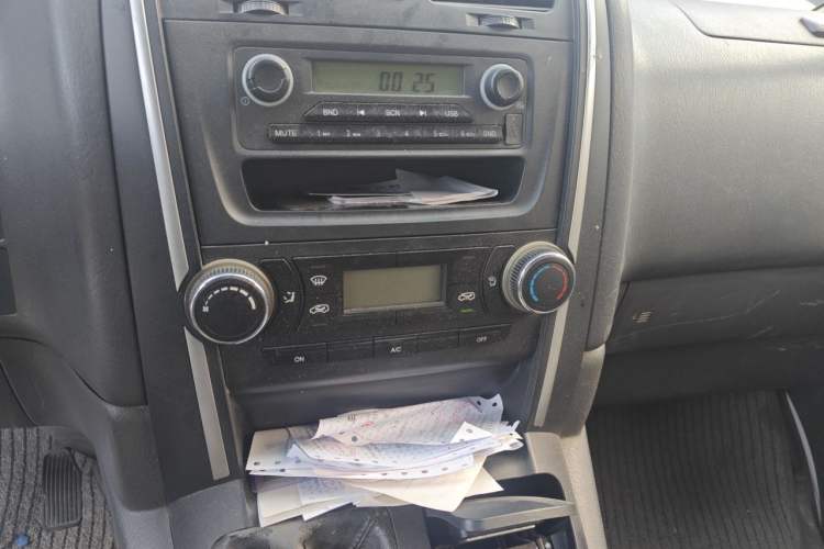 Used Jinbei Express 2017 2.0L Standard Version V19 Audio And AC Panel