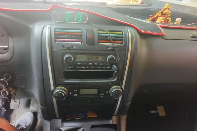 Used Jinbei Express 2017 2.0L Standard Version V19 Audio And AC Panel