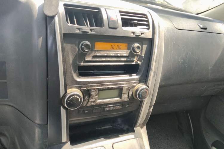 Used Jinbei Express 2017 2.0L Comfort Version V19 Audio And AC Panel