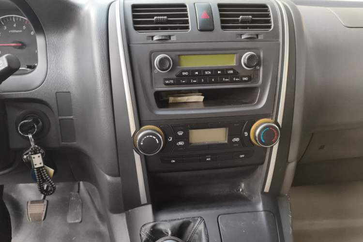 Used Jinbei Express 2017 2.0L Comfort Version V19 Audio And AC Panel