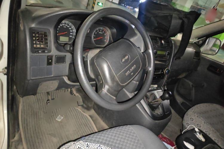 Used Jinbei Express 2017 2.0L Standard Version V19 Center Console
