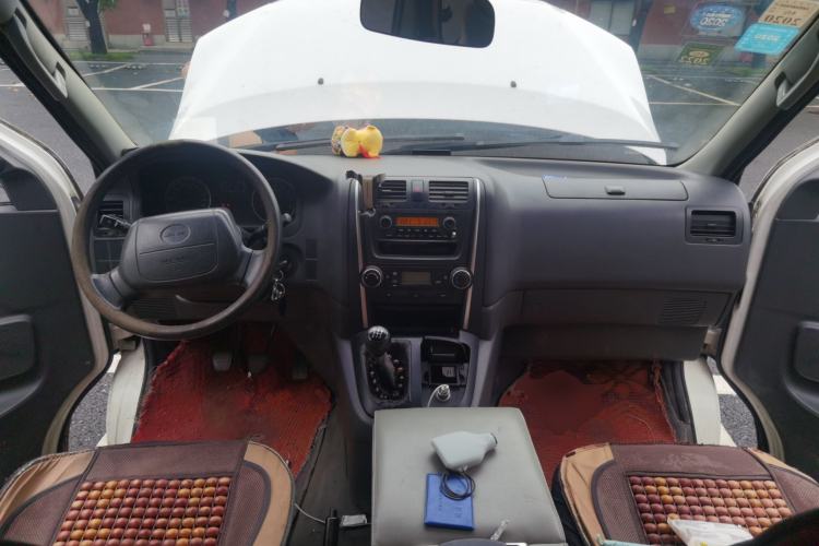 Used Jinbei Express 2017 2.0L Standard Version V19 Center Console
