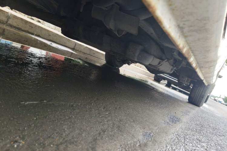 Used Jinbei Express 2017 2.0L Standard Version V19 Chassis Front Left