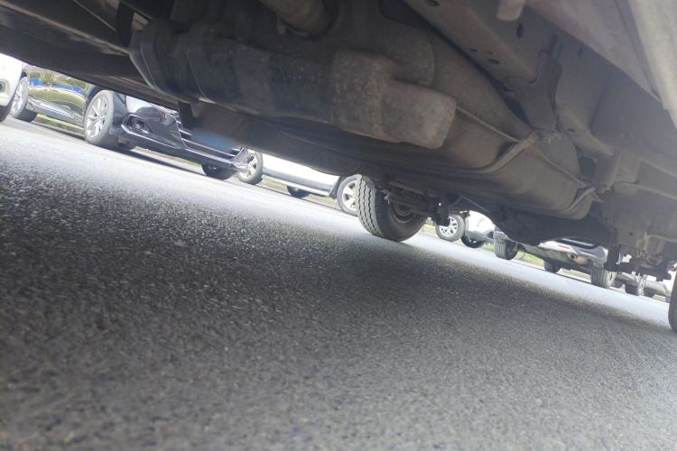 Used Jinbei Express 2017 2.0L Classic Version V19 Chassis Front Left