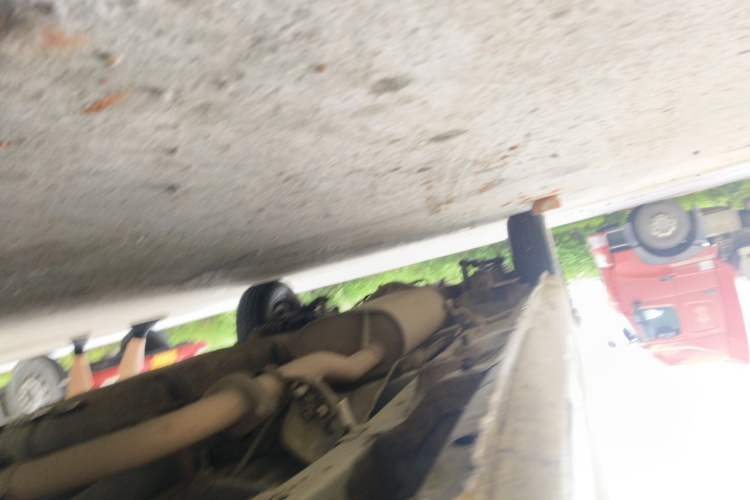 Used Jinbei Express 2017 2.0L Standard Version V19 Chassis Front Right