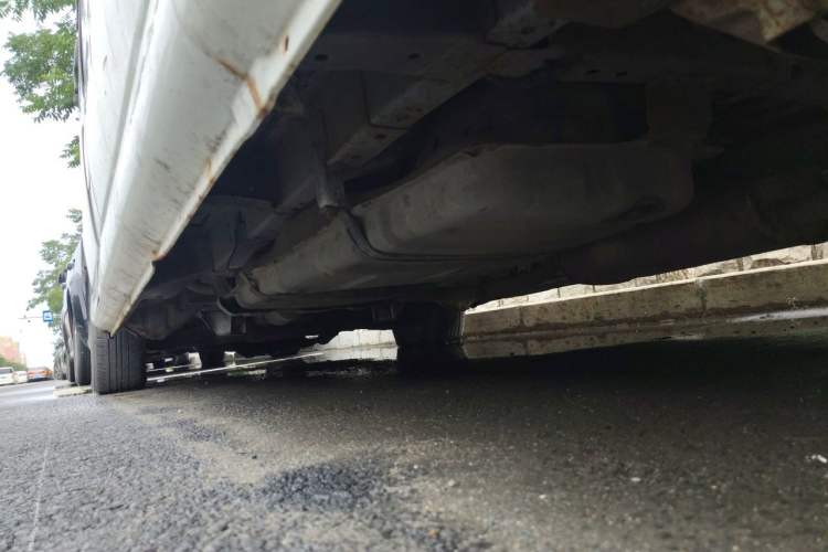 Used Jinbei Express 2017 2.0L Standard Version V19 Chassis Rear Left