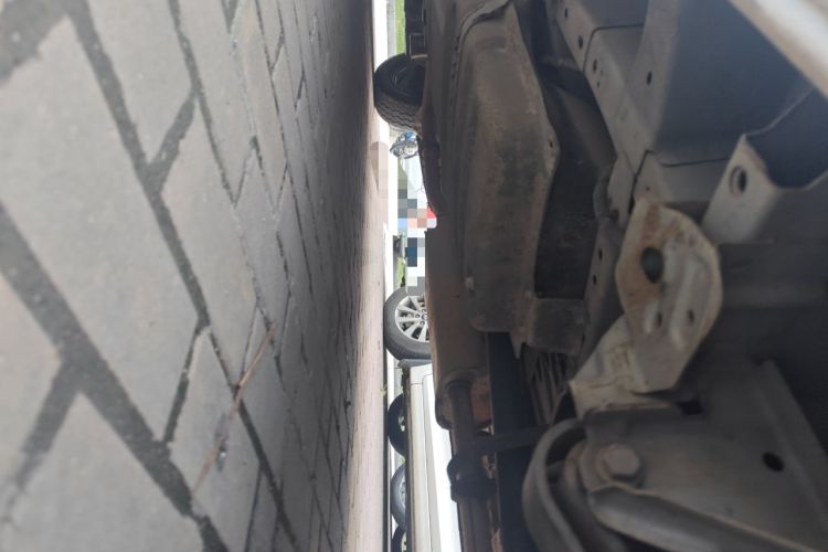 Used Jinbei Express 2017 2.0L Standard Version V19 Chassis Rear Left
