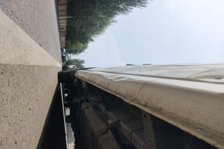 Used Jinbei Express 2017 2.0L Standard Version V19 Chassis Rear Left