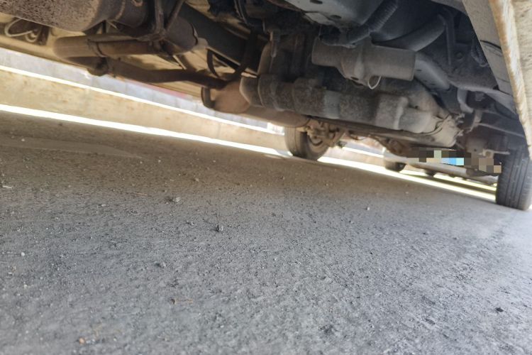 Used Jinbei Express 2017 2.0L Standard Version V19 Chassis Rear Left