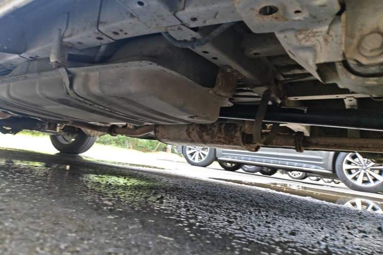 Used Jinbei Express 2017 2.0L Standard Version V19 Chassis Rear Left