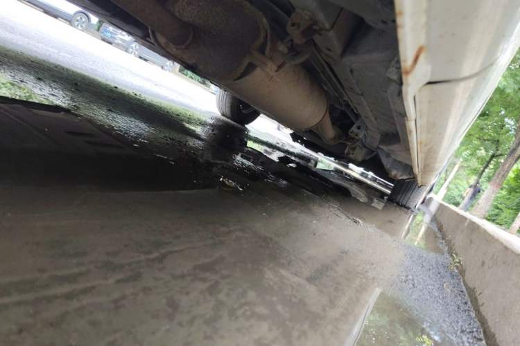 Used Jinbei Express 2017 2.0L Standard Version V19 Chassis Rear Right