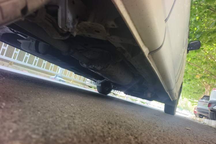 Used Jinbei Express 2017 2.0L Standard Version V19 Chassis Rear Right
