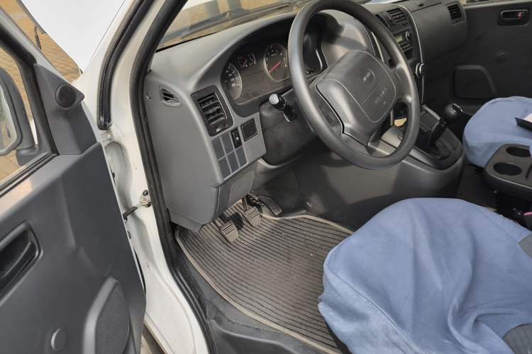 Used Jinbei Express 2017 2.0L Comfort Version V19 Driver Seat