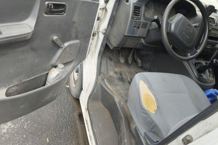 Used Jinbei Express 2017 2.0L Standard Version V19 Driver Seat