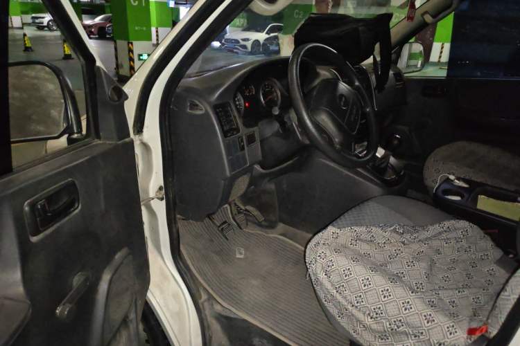 Used Jinbei Express 2017 2.0L Standard Version V19 Driver Seat