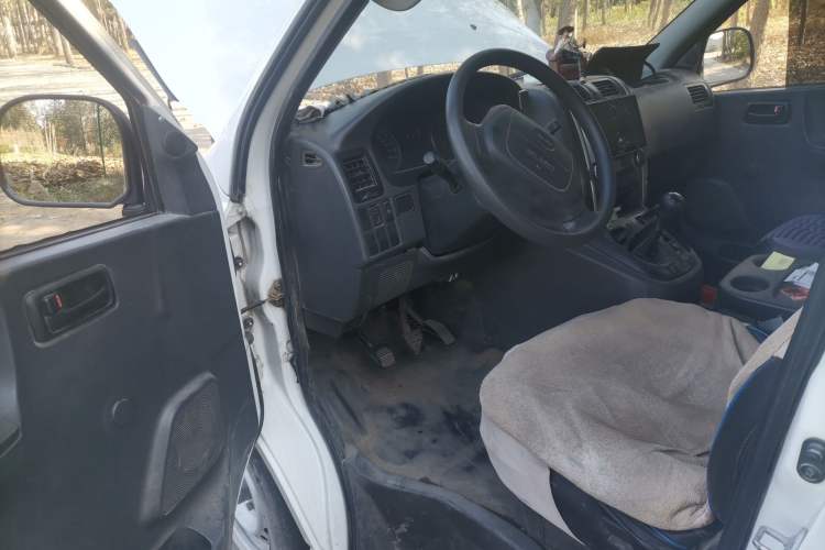 Used Jinbei Express 2017 2.0L Standard Version V19 Driver Seat