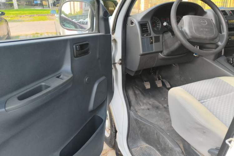 Used Jinbei Express 2017 2.0L Comfort Version V19 Driver Seat