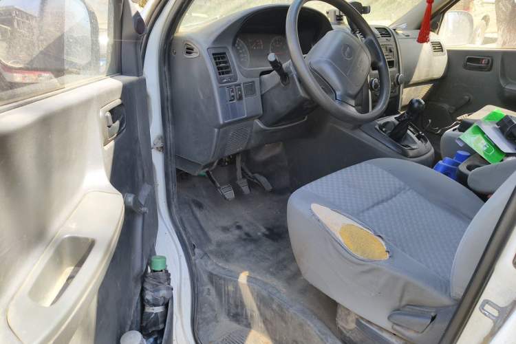 Used Jinbei Express 2017 2.0L Standard Version V19 Driver Seat