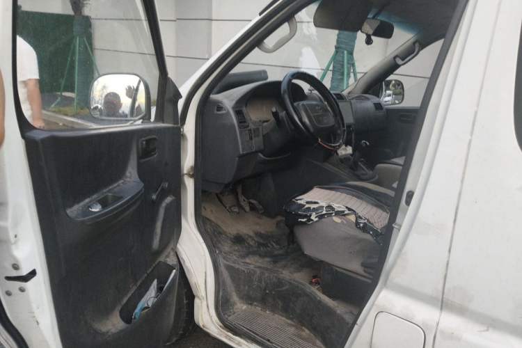 Used Jinbei Express 2017 2.0L Standard Version V19 Driver Seat