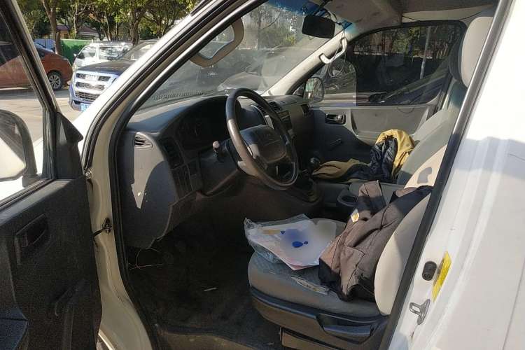 Used Jinbei Express 2017 2.0L Standard Version V19 Driver Seat