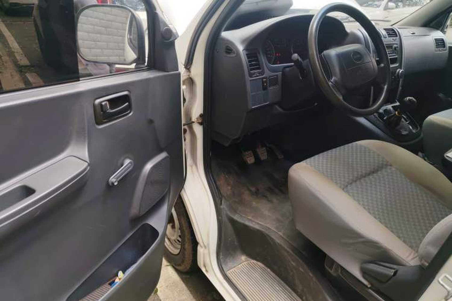 Used Jinbei Express 2017 2.0L Standard Version V19 Driver Seat