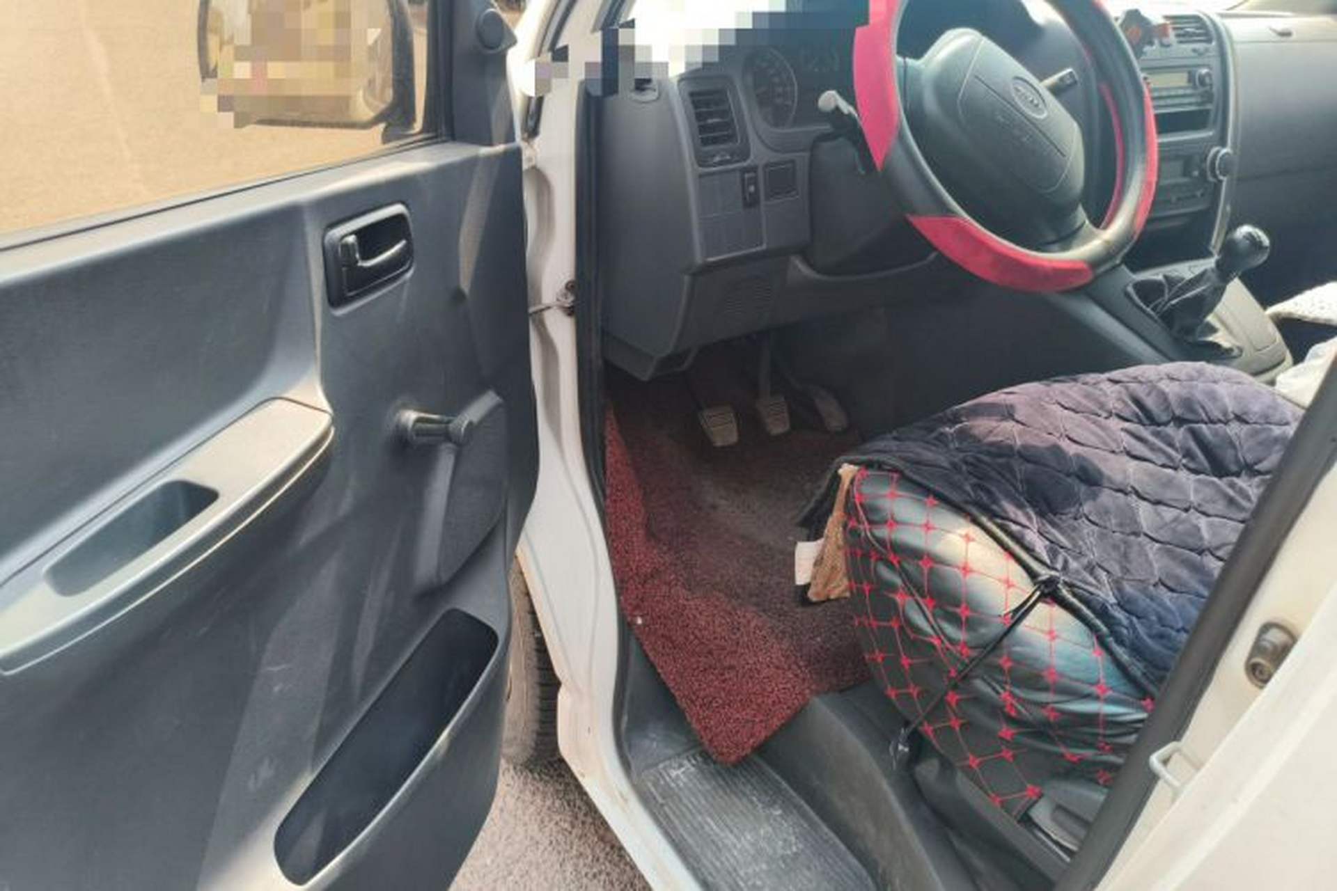 Used Jinbei Express 2017 2.0L Standard Version V19 Driver Seat