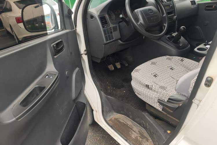 Used Jinbei Express 2017 2.0L Standard Version V19 Driver Seat