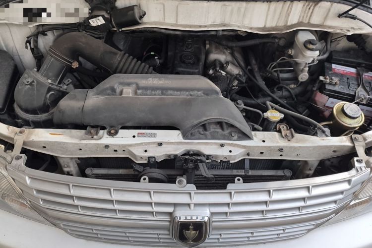 Used Jinbei Express 2017 2.0L Comfort Version V19 Engine Bay