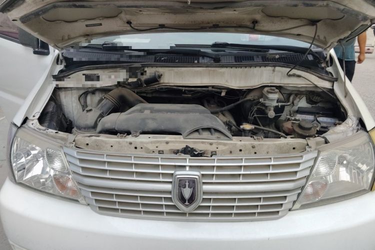 Used Jinbei Express 2017 2.0L Standard Version V19 Engine Bay