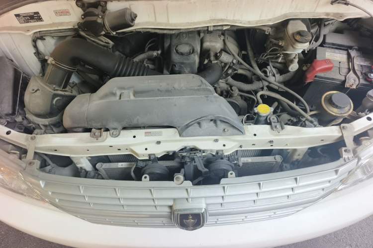 Used Jinbei Express 2017 2.0L Standard Version V19 Engine Bay