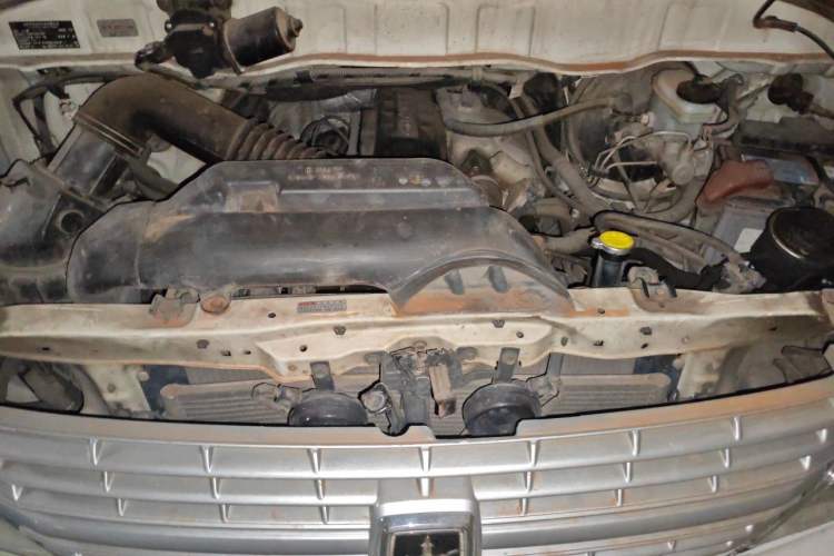 Used Jinbei Express 2017 2.0L Standard Version V19 Engine Bay