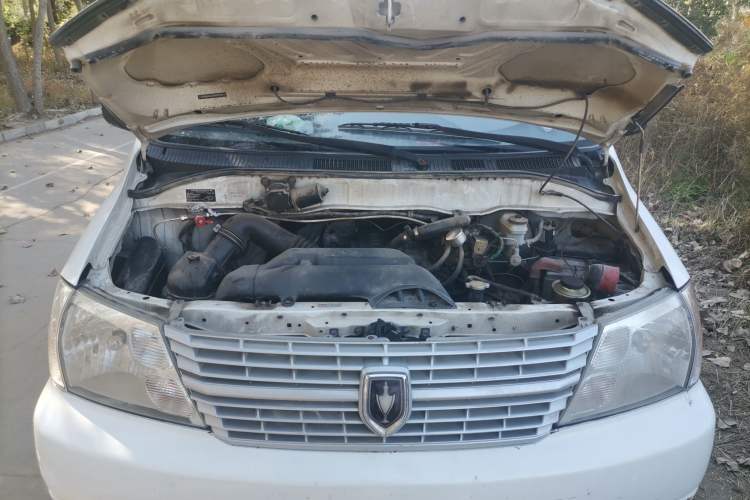 Used Jinbei Express 2017 2.0L Standard Version V19 Engine Bay