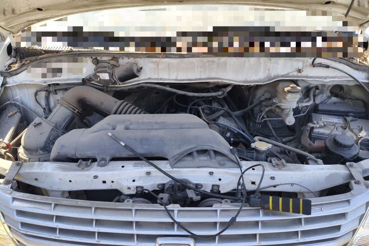 Used Jinbei Express 2017 2.0L Standard Version V19 Engine Bay