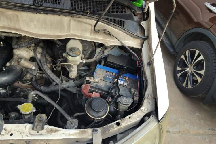Used Jinbei Express 2017 2.0L Standard Version V19 Engine Bay Left