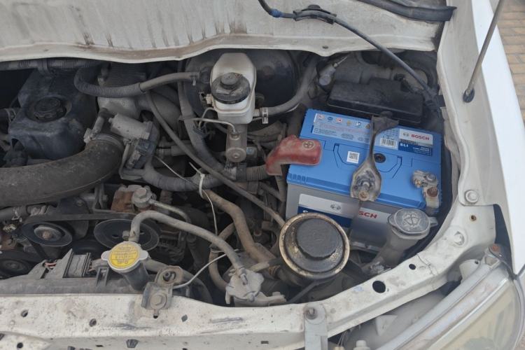 Used Jinbei Express 2017 2.0L Standard Version V19 Engine Bay Left