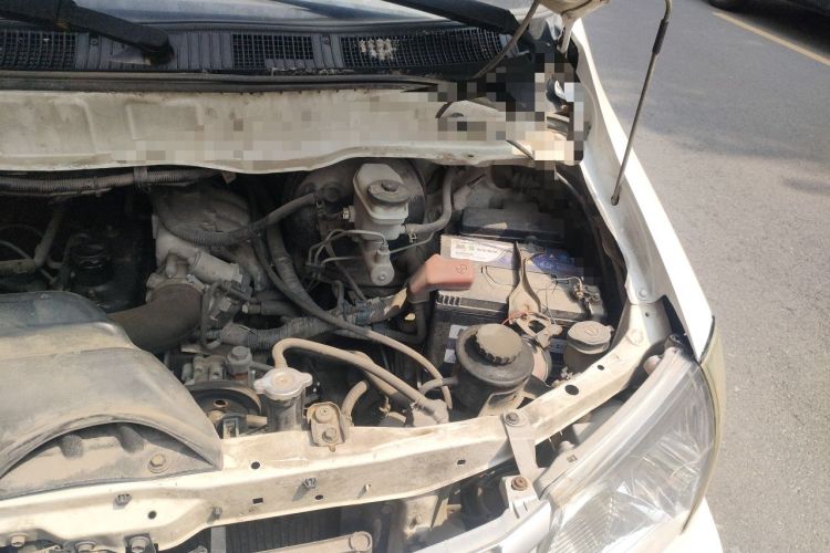 Used Jinbei Express 2017 2.0L Standard Version V19 Engine Bay Left