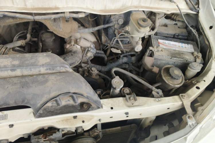 Used Jinbei Express 2017 2.0L Standard Version V19 Engine Bay Left
