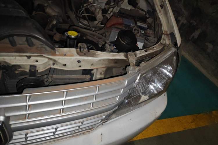 Used Jinbei Express 2017 2.0L Standard Version V19 Engine Bay Left