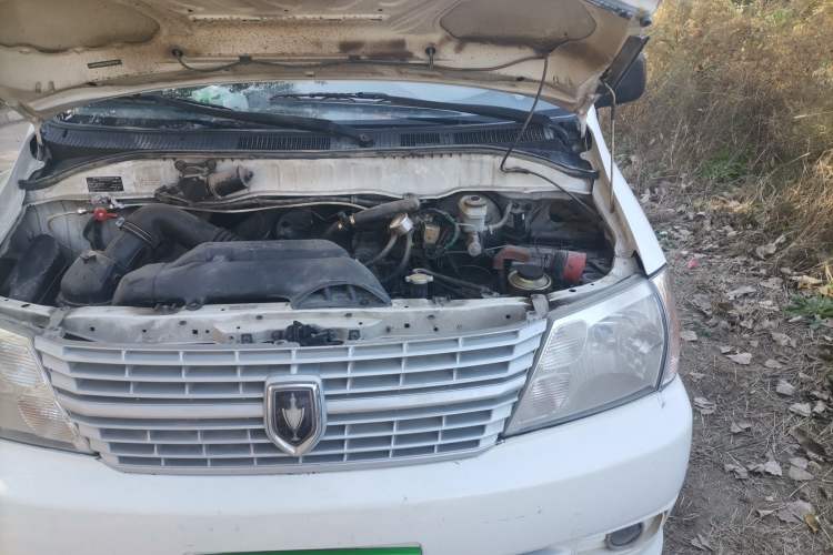 Used Jinbei Express 2017 2.0L Standard Version V19 Engine Bay Left