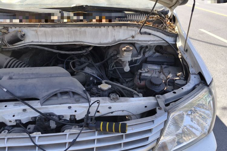 Used Jinbei Express 2017 2.0L Standard Version V19 Engine Bay Left