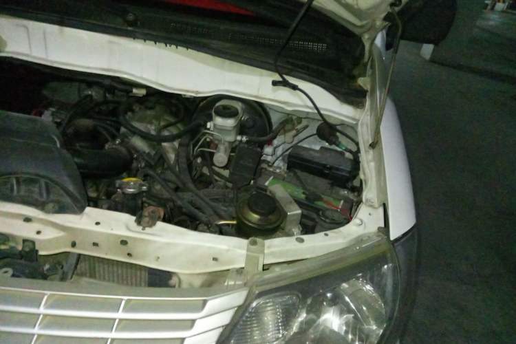 Used Jinbei Express 2017 2.0L Standard Version V19 Engine Bay Left