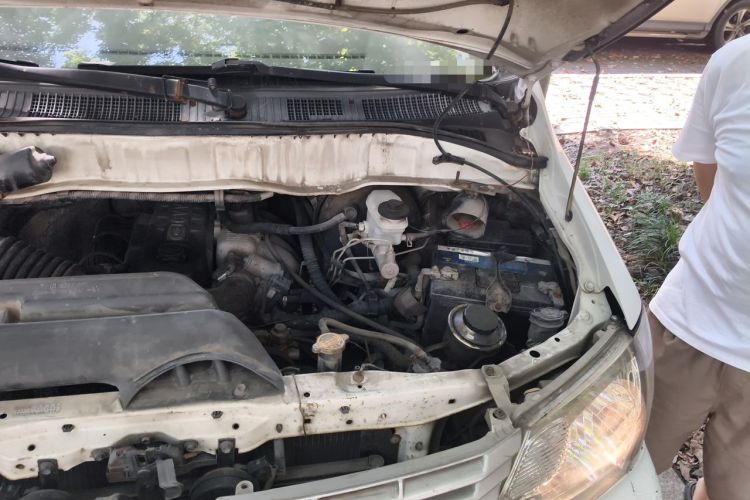Used Jinbei Express 2017 2.0L Standard Version V19 Engine Bay Left