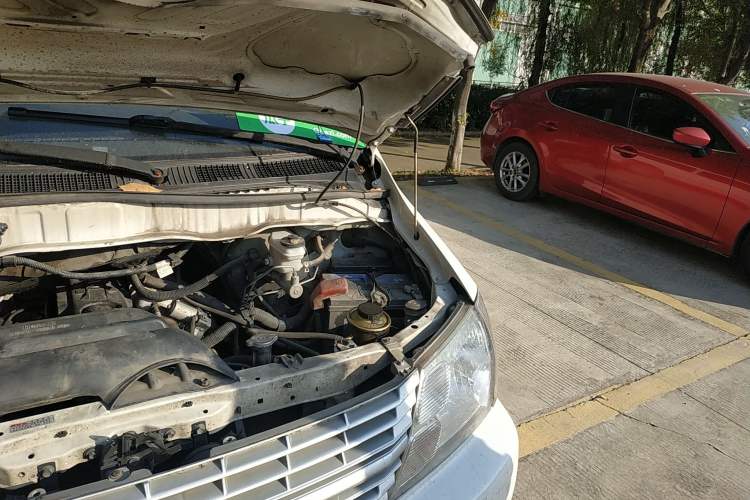 Used Jinbei Express 2017 2.0L Standard Version V19 Engine Bay Left