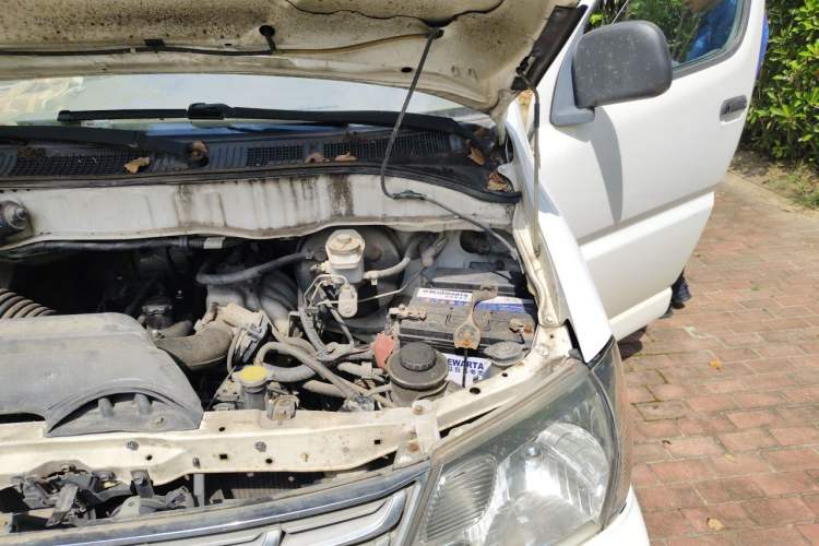Used Jinbei Express 2017 2.0L Standard Version V19 Engine Bay Left