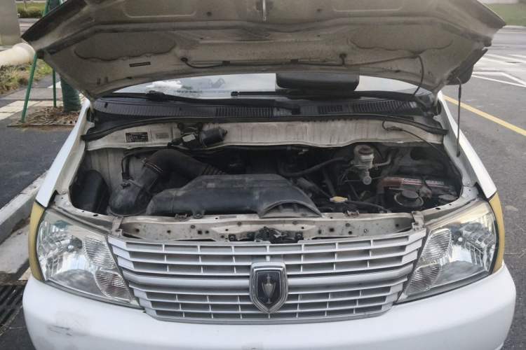 Used Jinbei Express 2017 2.0L Standard Version V19 Engine Bay