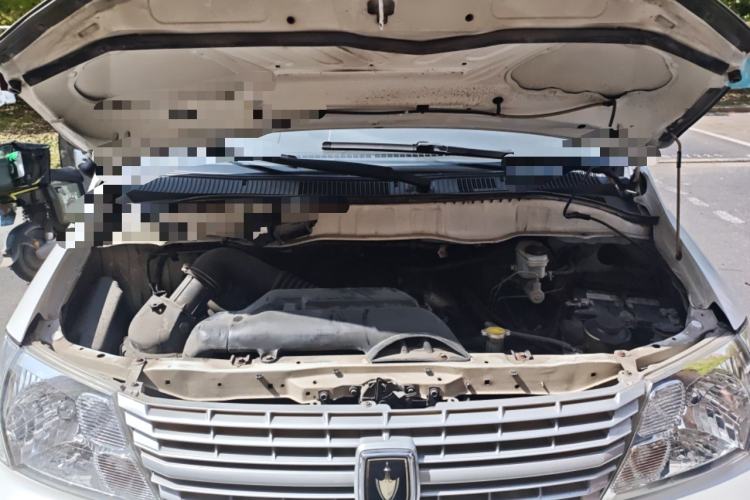 Used Jinbei Express 2017 2.0L Standard Version V19 Engine Bay