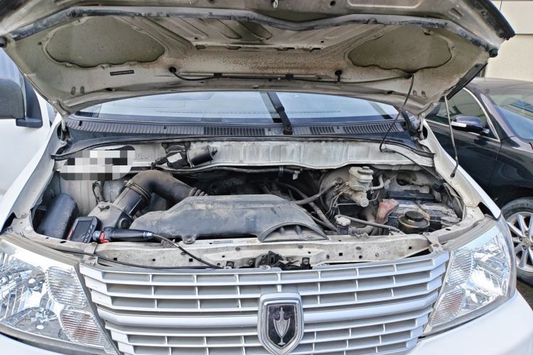 Used Jinbei Express 2017 2.0L Standard Version V19 Engine Bay