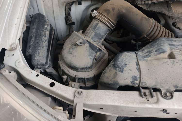 Used Jinbei Express 2017 2.0L Standard Version V19 Engine Bay Right