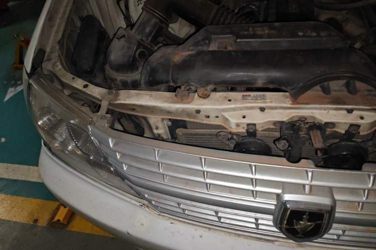 Used Jinbei Express 2017 2.0L Standard Version V19 Engine Bay Right