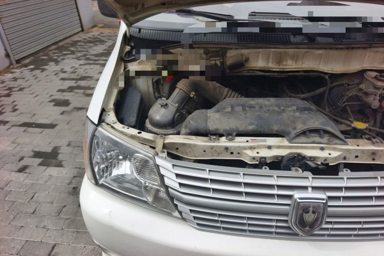 Used Jinbei Express 2017 2.0L Standard Version V19 Engine Bay Right